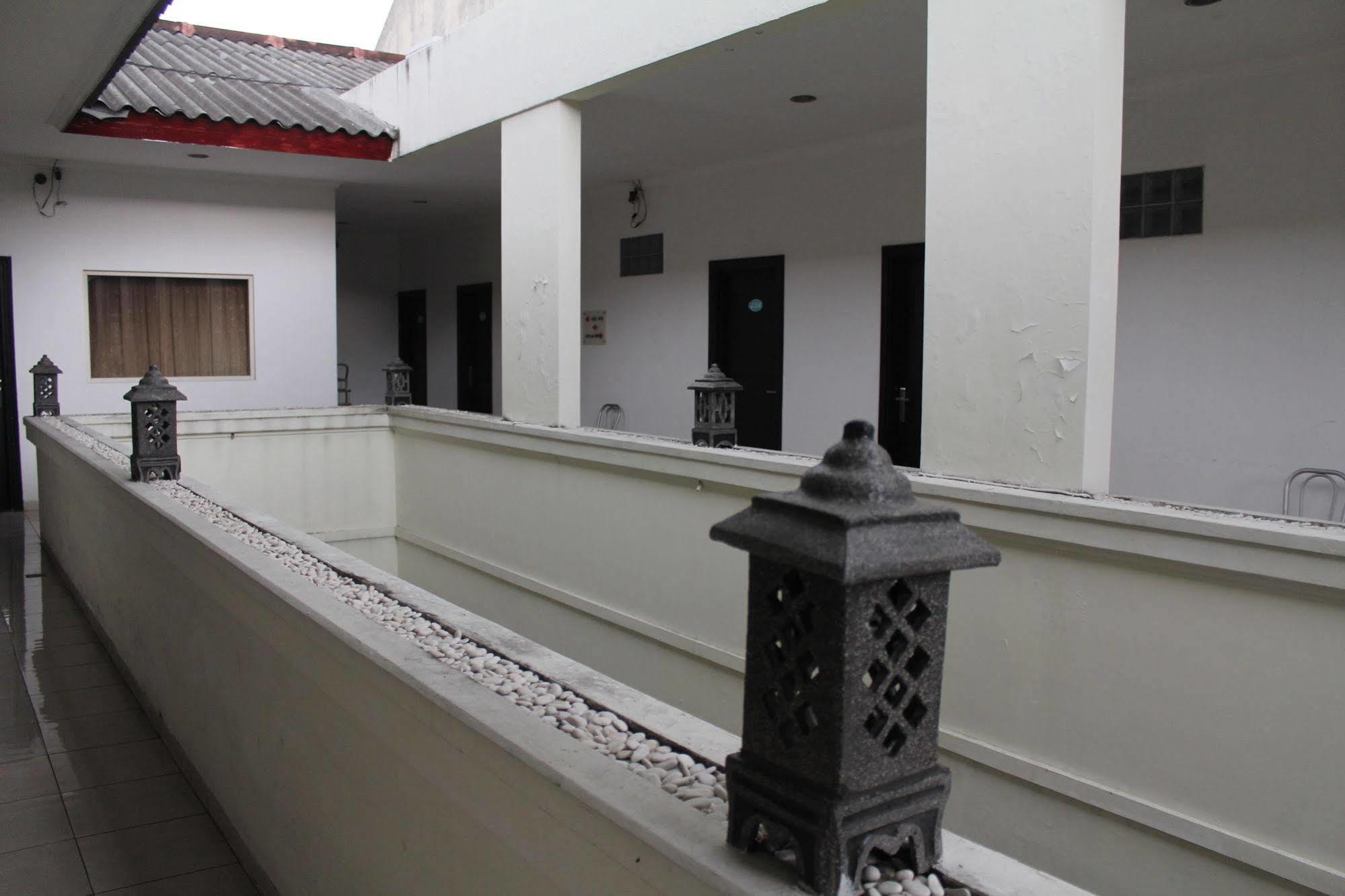 โรงแรมสินาร์3 Sedati ภายนอก รูปภาพ
